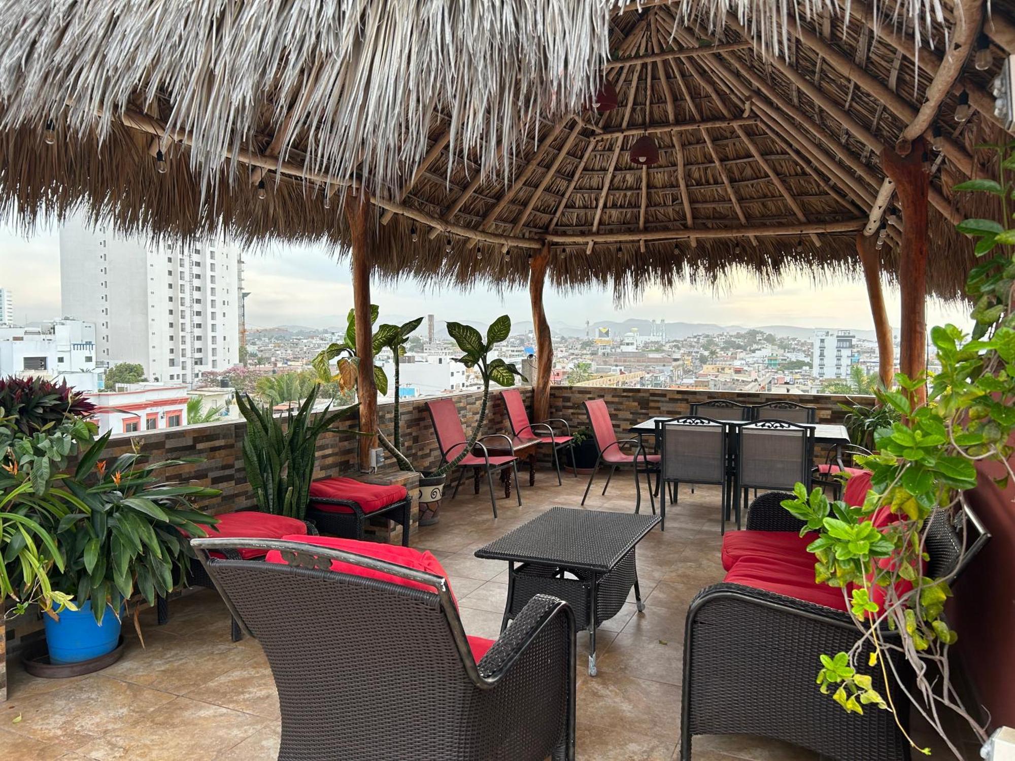 Casa De La Alegria 2 Apartments Масатлан Екстериор снимка